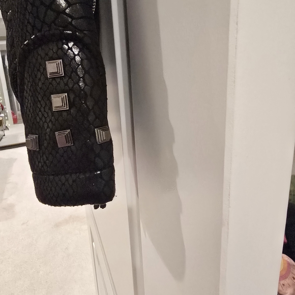 Fashion Brand Company Black Textured Leather Jacket - Picture 5 of 7